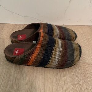 Mossimo striped cotton clogs